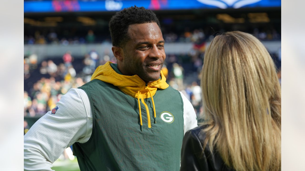 Green Bay Packers players form a huddle as they warm-up before an NFL game  between the New York Giants and the Green Bay Packers at the Tottenham  Hotspur stadium in London, Sunday