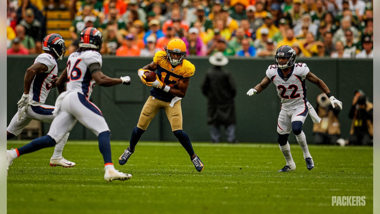 3,332 Green Bay Packers V Denver Broncos Photos & High Res