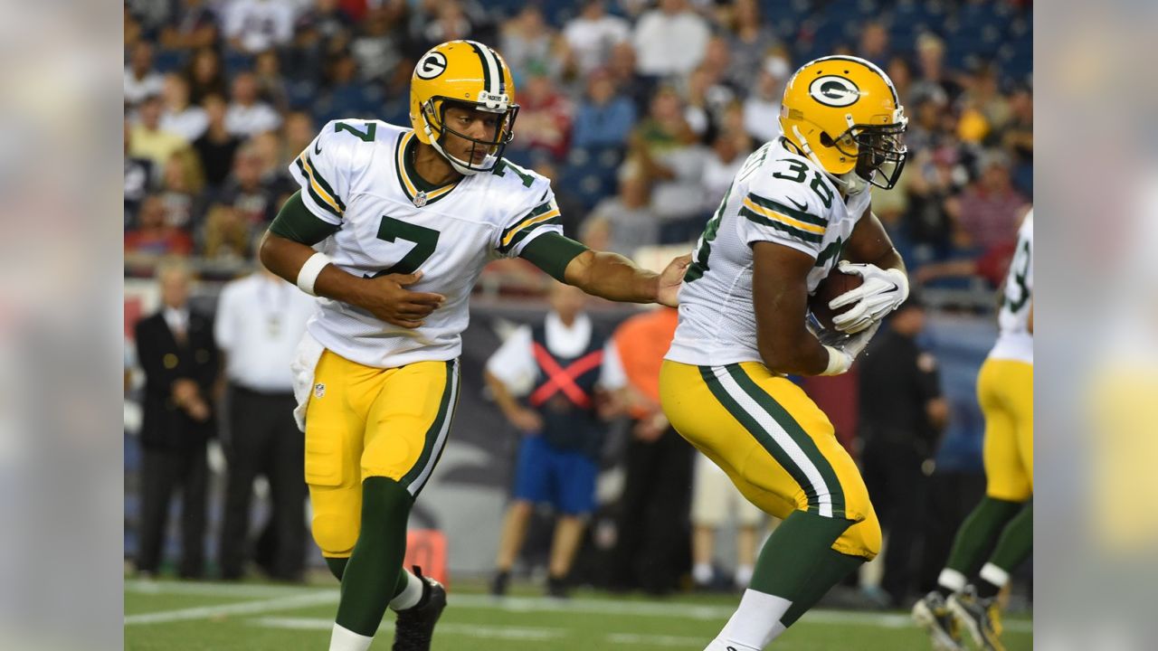 Brett Hundley shows command in imperfect Packers preseason opener