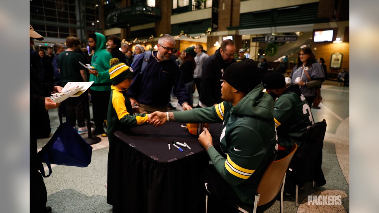 Bye week forces Packers to cancel autographs for charity event