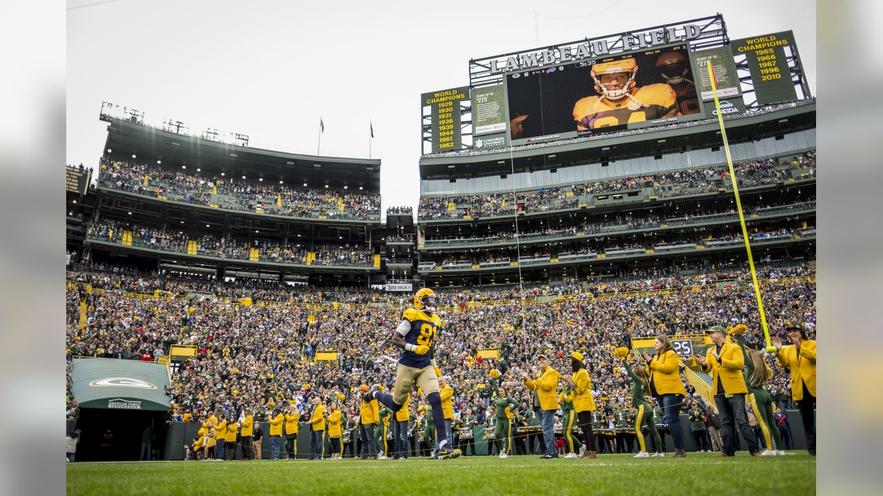 365 Lambeau Field Stadium Stock Photos, High-Res Pictures, and