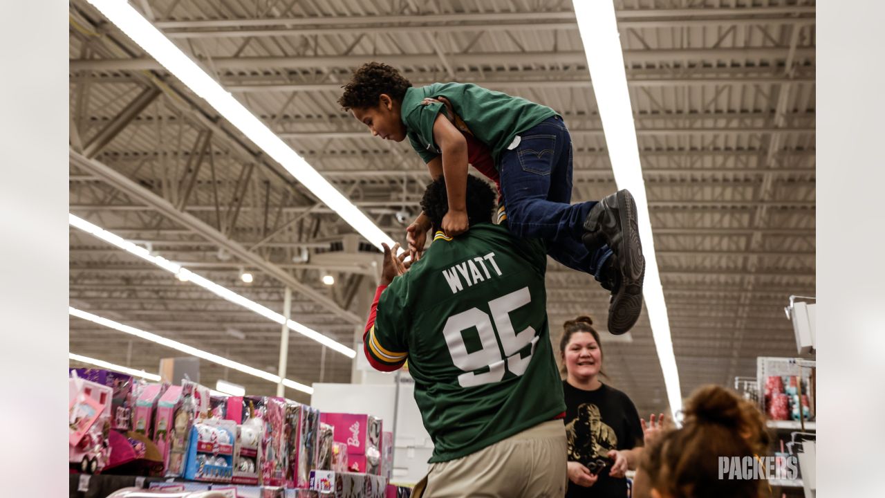 Photos: Packers players shop with kids from Pals Program at Meijer