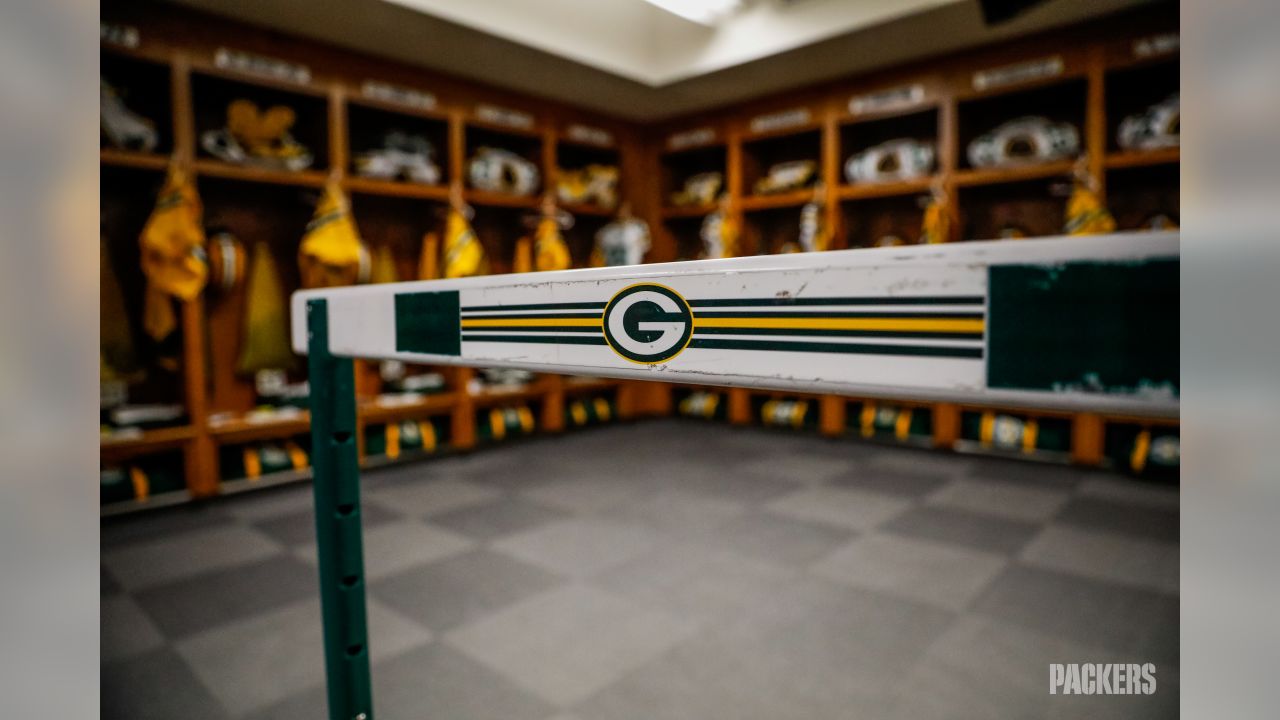 Inside the Packers' locker room in Detroit