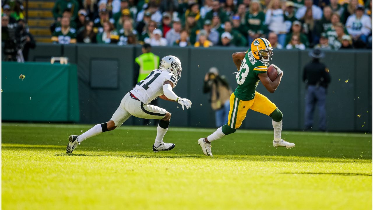 Bears Tight End Marcedes Lewis Did This Interview From the Sauna