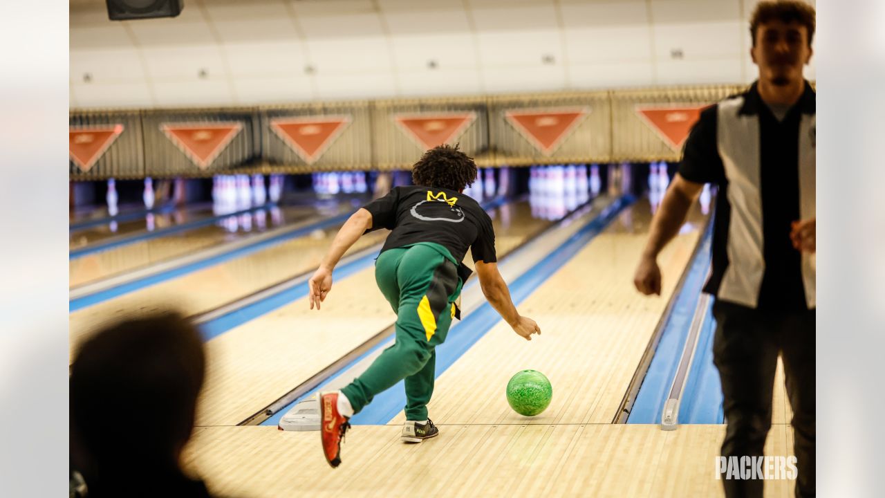 Green Bay Packers Bowling Ball. Whaaaaaaaat?1? Go Pack Go!