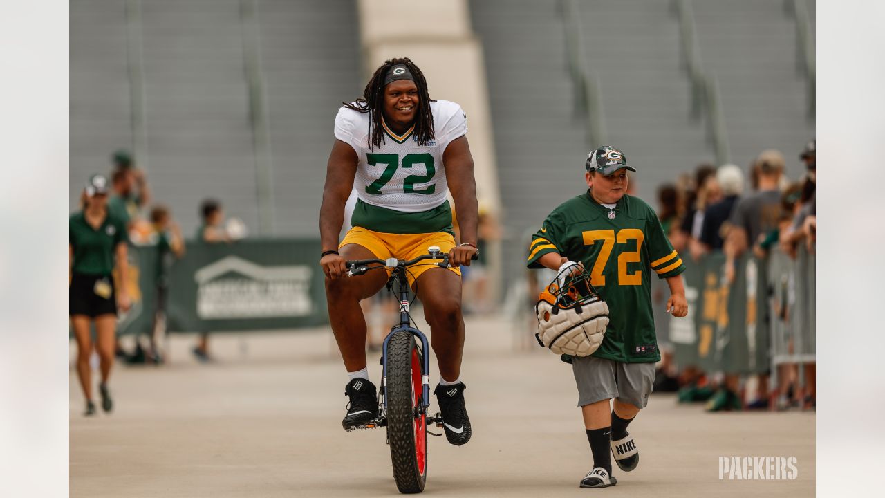 NFL memo indicates Packers training camp could be without player bike rides  again