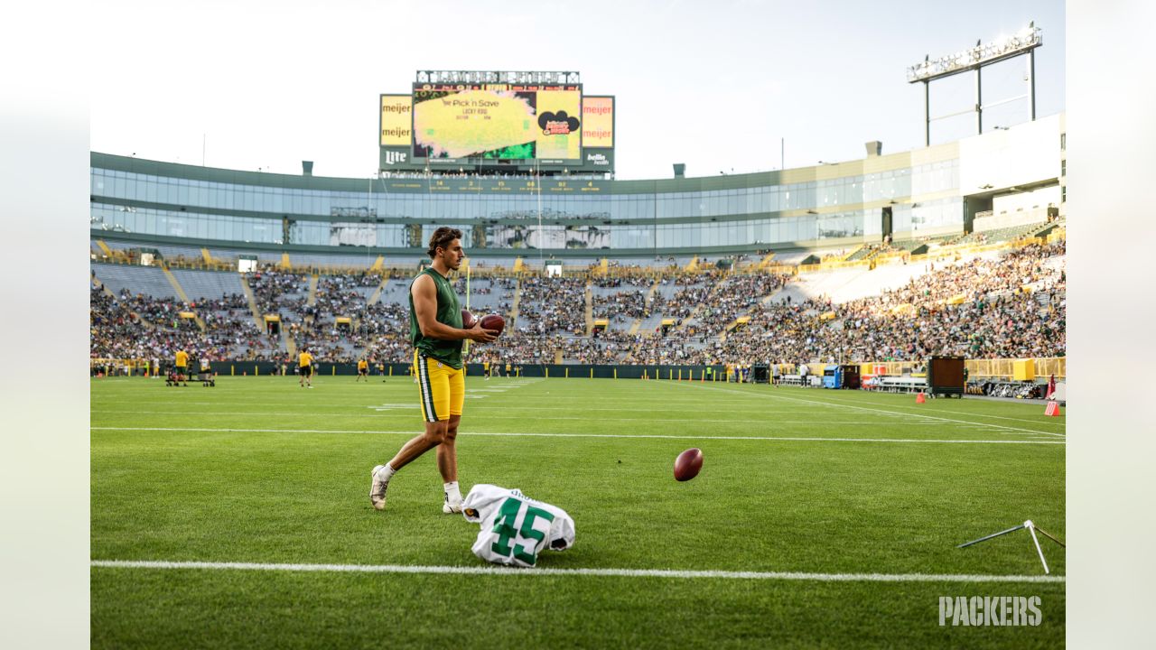 Students can have their prom picture taken at Lambeau Field