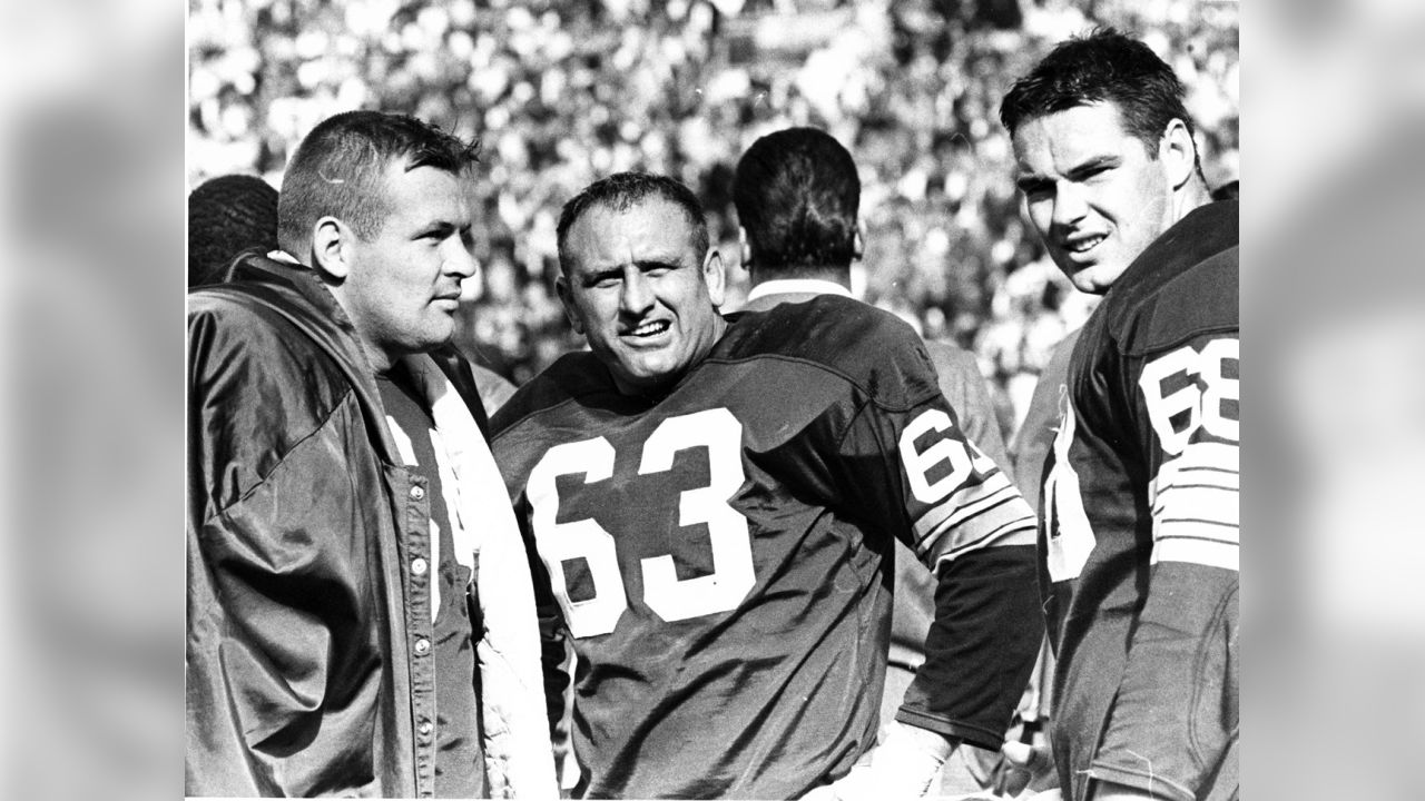 Fuzzy Thurston, offensive lineman for 1960s Packers, dies at age