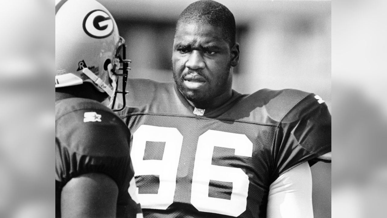 Green Bay Packers on X: Alumni Spotlight: Sean Jones on the 1996