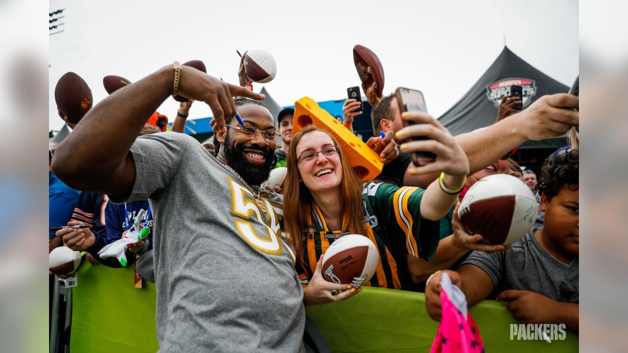 Za'Darius Smith, Davante Adams & Kenny Clark sign autographs at Pro Bowl  practice