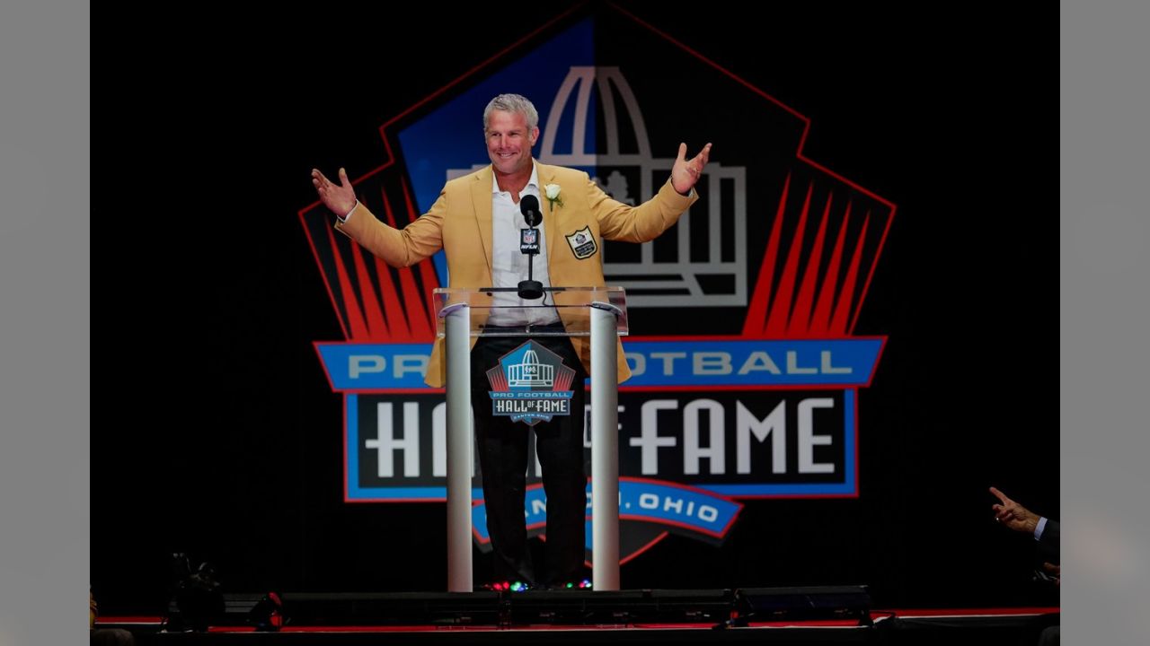 Photos: Favre delivers Hall of Fame speech