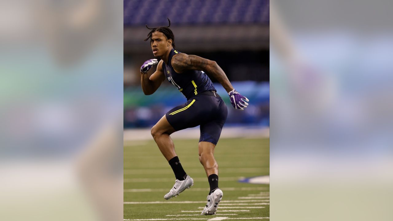 Green Bay Packers cornerback Kevin King (20) warms up before an NFL  football game against the Minnesota Vikings Sunday, Jan 2. 2022, in Green  Bay, Wis. (AP Photo/Jeffrey Phelps Stock Photo - Alamy