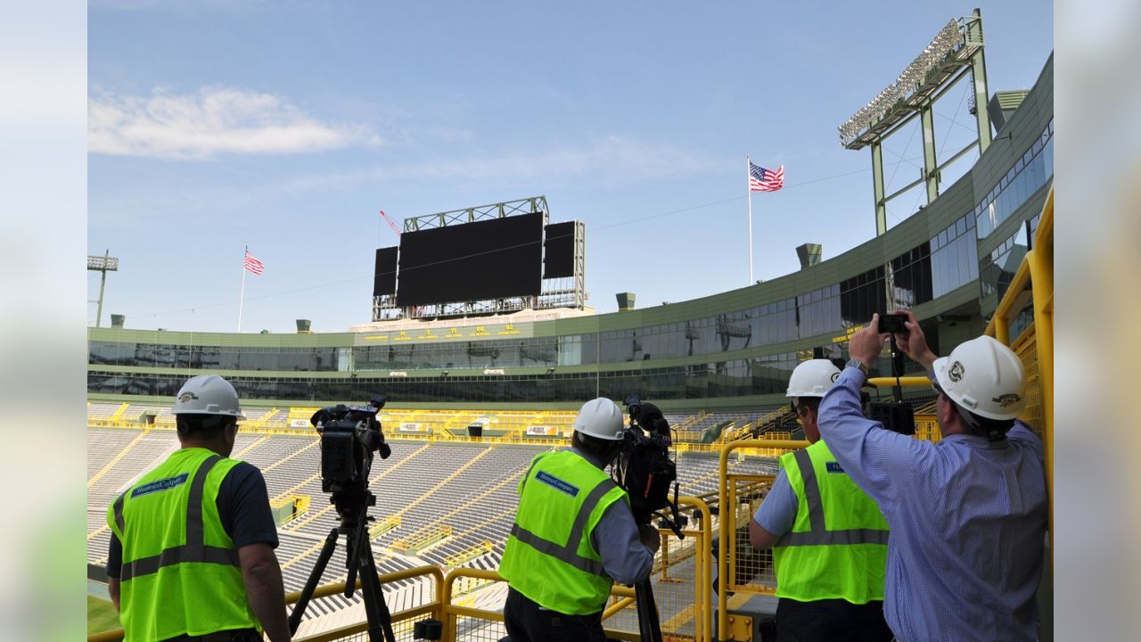 New seating and scoreboard rendering at Lambeau Field (Green Bay