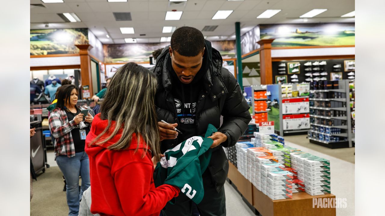 Photos: Tariq Carpenter and teammates host shopping spree for Boys and  Girls Club of Green Bay