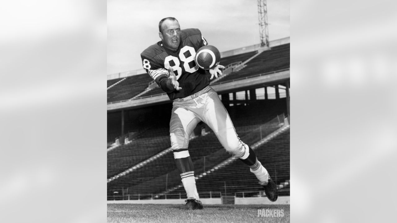 Lambeau Field stadium tours now offering alumni tours