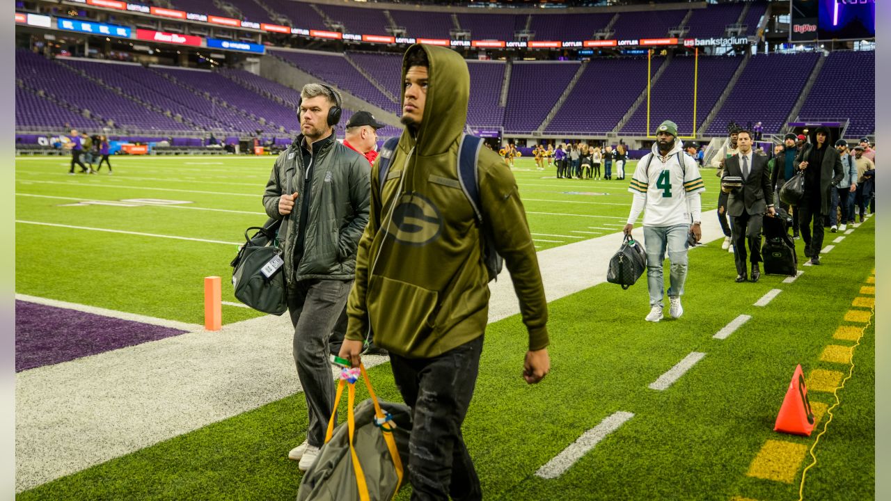 Vikings, Packers fans flock to U.S. Bank Stadium for first game