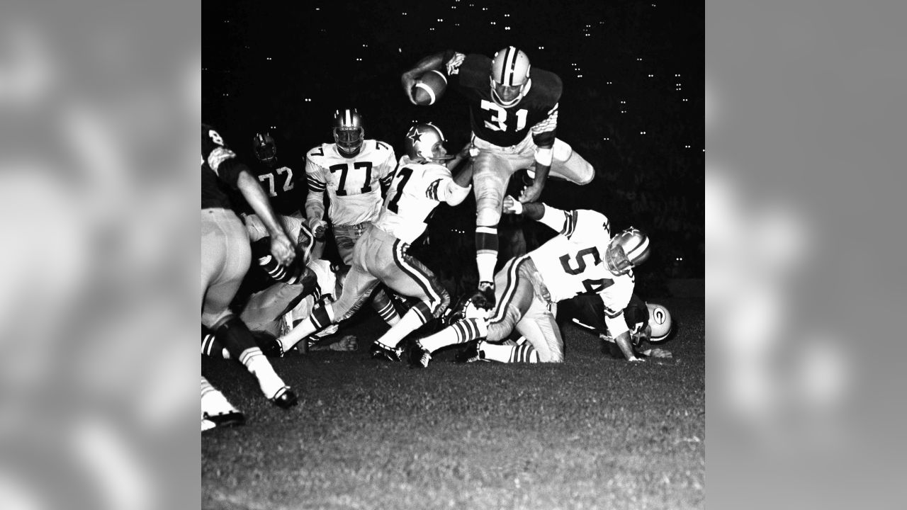 Jim Taylor, Fierce Fullback for Mighty Packers, Dies at 83 - CBS San  Francisco