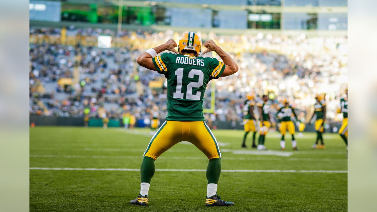 Packers Sign Qb Aaron Rodgers To Contract Extension