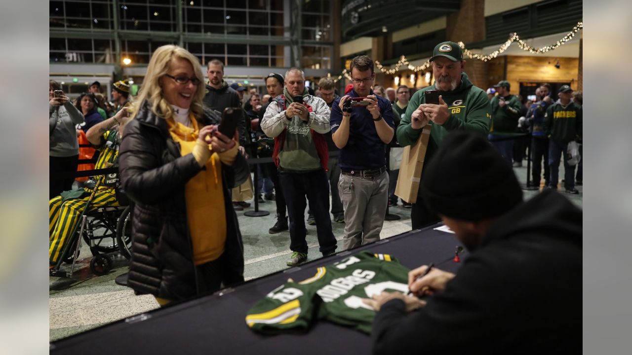 Aaron Rodgers and Packers Celebrate Christmas With a Sizeable Donation to  Salvation Army - EssentiallySports