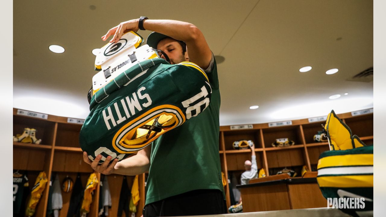 Behind the scenes: Inside Green Bay's locker room