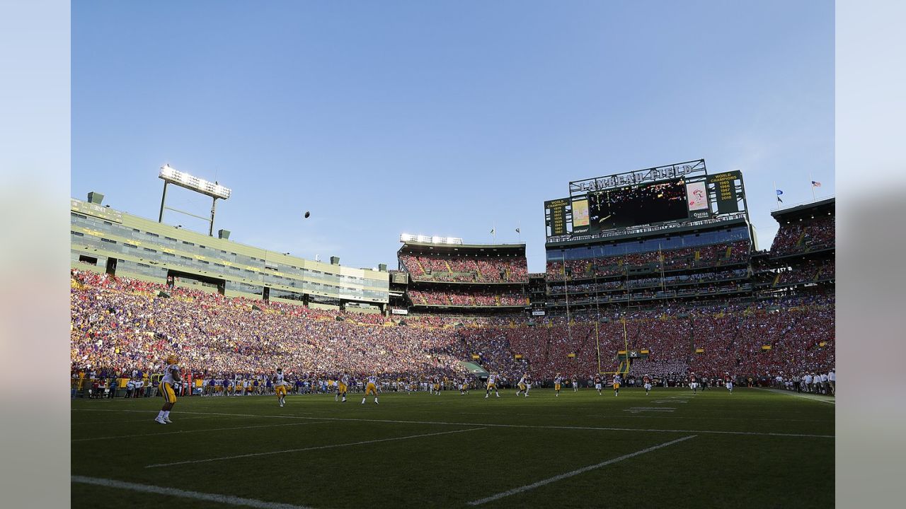 Lambeau Field welcomes LSU, Wisconsin in historic college football game