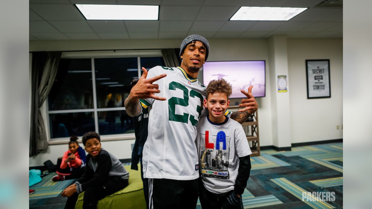 Jaire Alexander surprises Boys & Girls Club with 100 signed jerseys