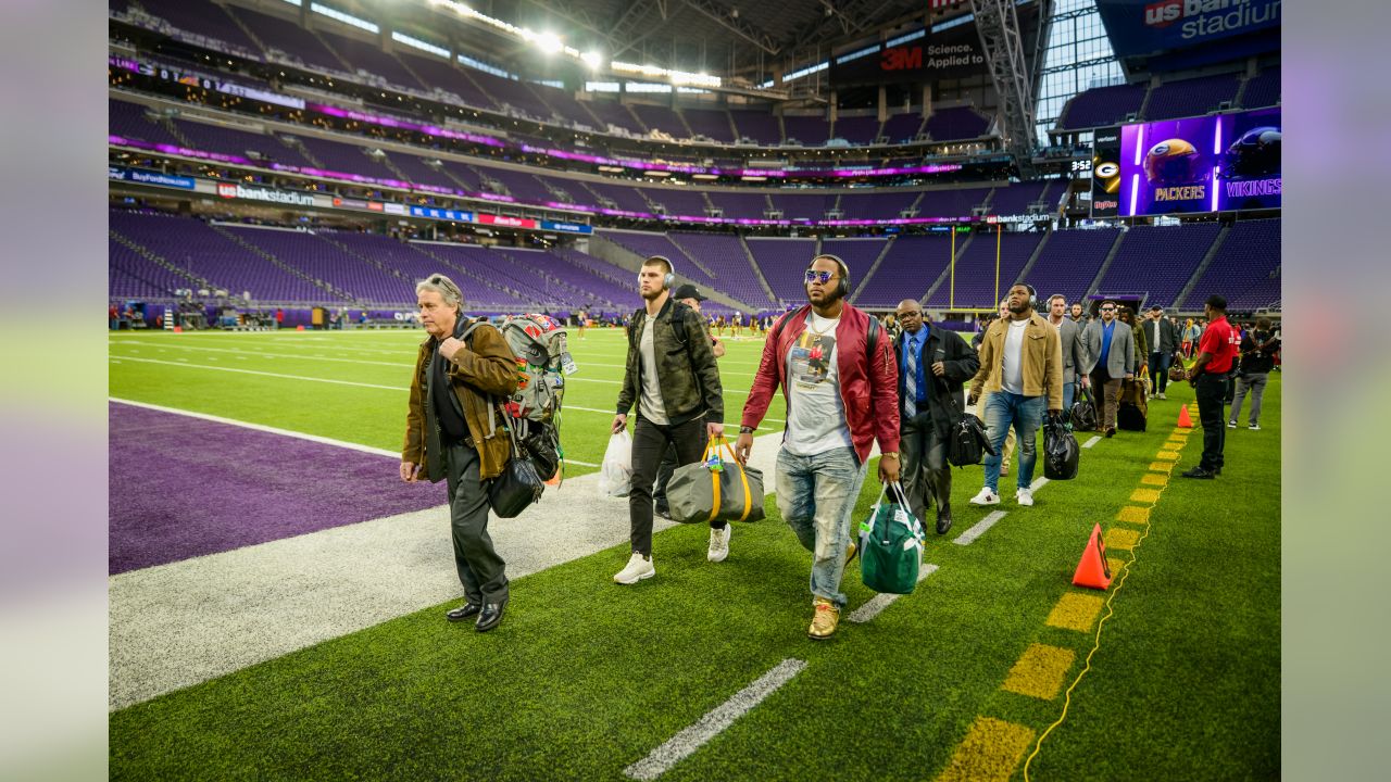 Vikings, Packers fans flock to U.S. Bank Stadium for first game