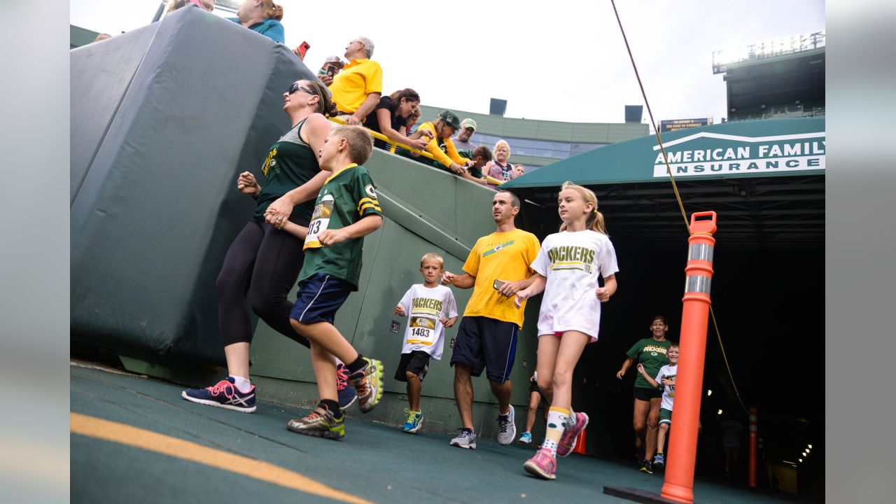 Run around Lambeau: Packers 5K and Kids Run kicks off tonight