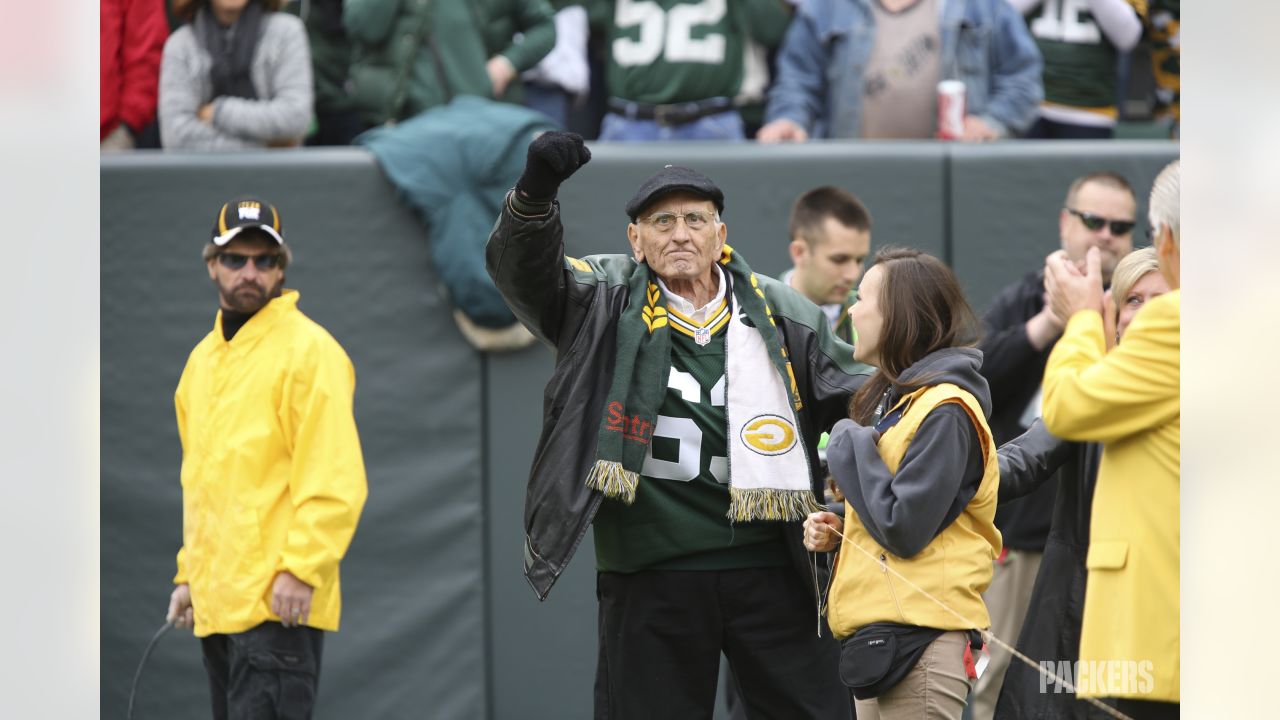 Packers fan answers trivia at soldier field｜TikTok Search