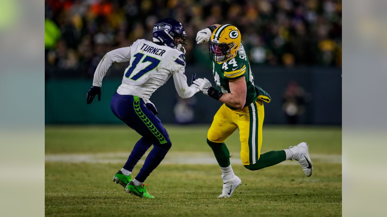 Former Packer Za'Darius Smith refuses pregame handshake