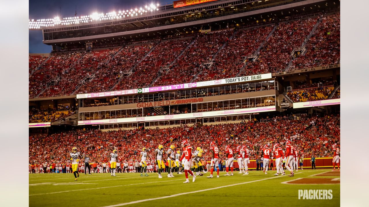 PHOTOS: Chiefs defeat Packers at Arrowhead on Sunday