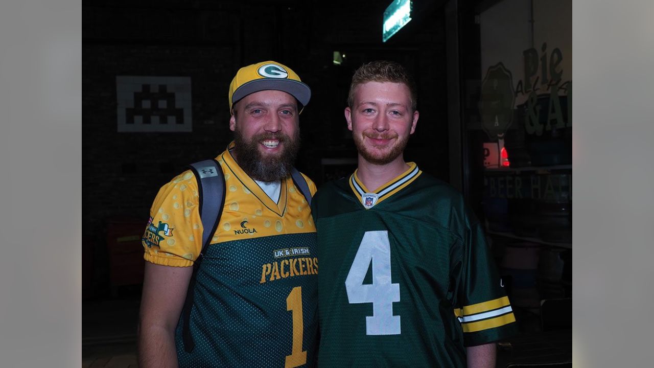 UK Packers fans gather in Manchester
