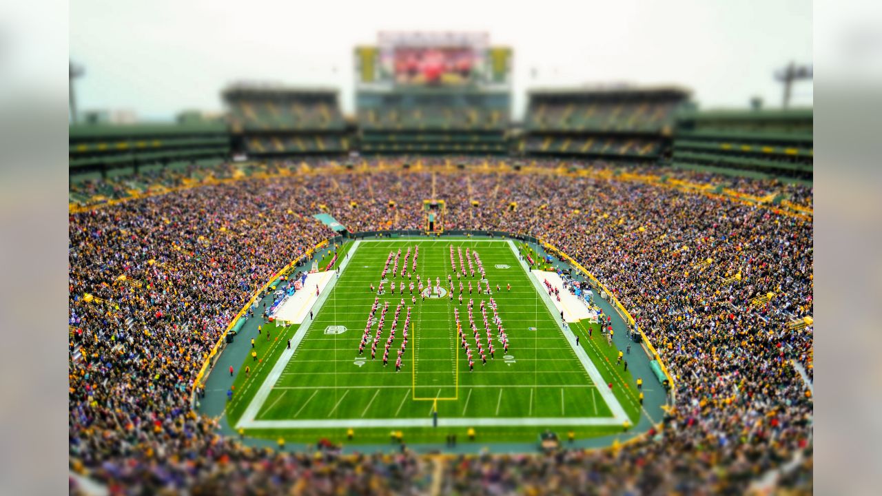 365 Lambeau Field Stadium Stock Photos, High-Res Pictures, and