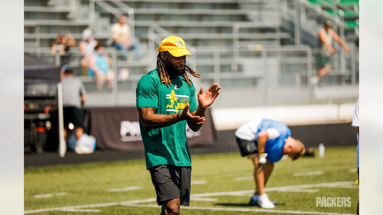 Packers RB Aaron Jones hosts youth football camp at Notre Dame Academy in  Green Bay