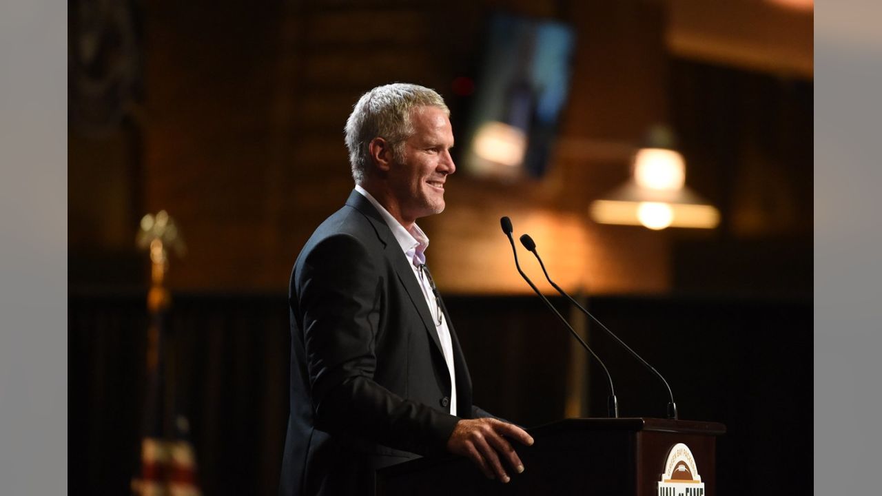 Brett Favre's Hall of Fame Induction Photo Gallery - Acme Packing