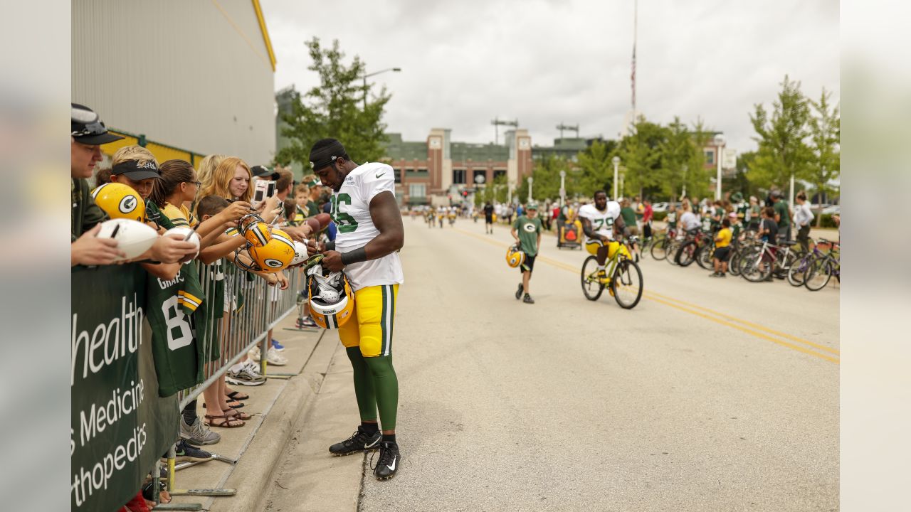 Packers hop on kids' bikes for sweet annual DreamDrive as Green