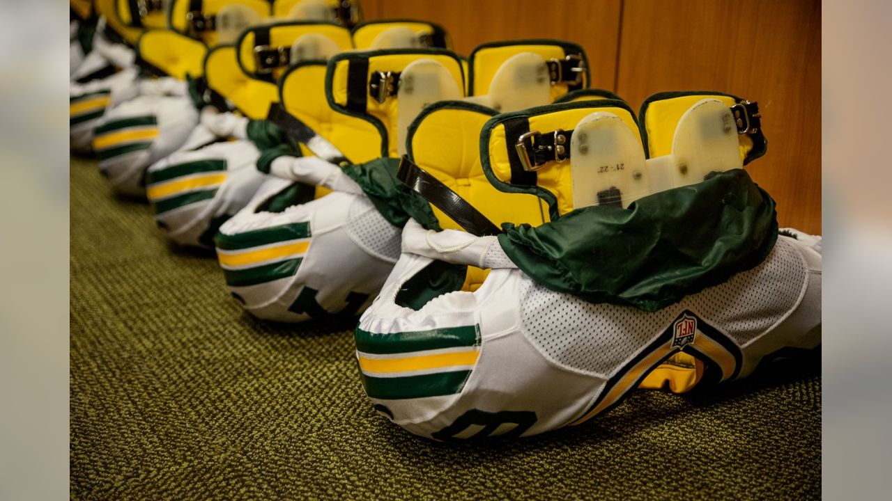 Packers will wear all white vs. Chicago