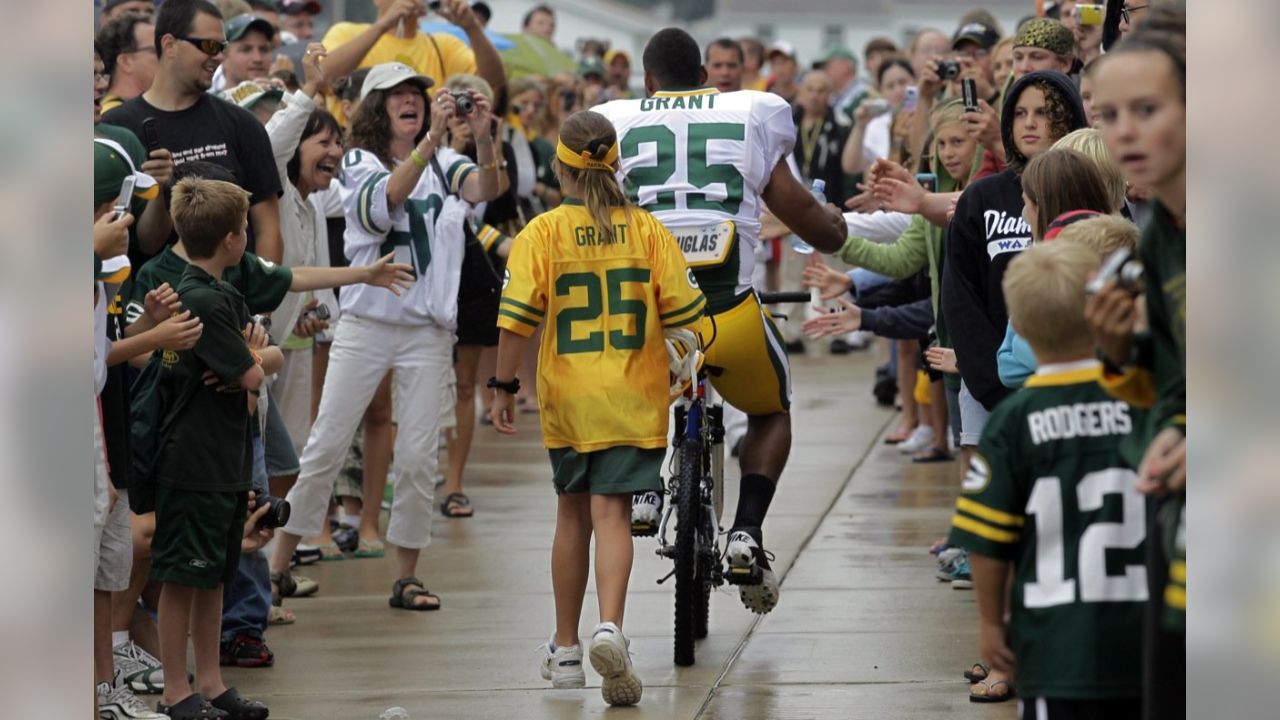 Packers Throwback Jerseys Wind the Clock Wayyy Back on Sunday - SI Kids:  Sports News for Kids, Kids Games and More