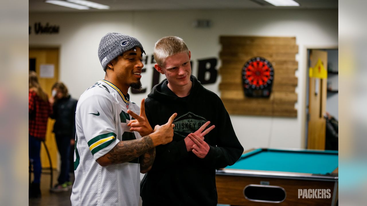 Jaire Alexander Surprises Boys & Girls Club with Signed Jerseys