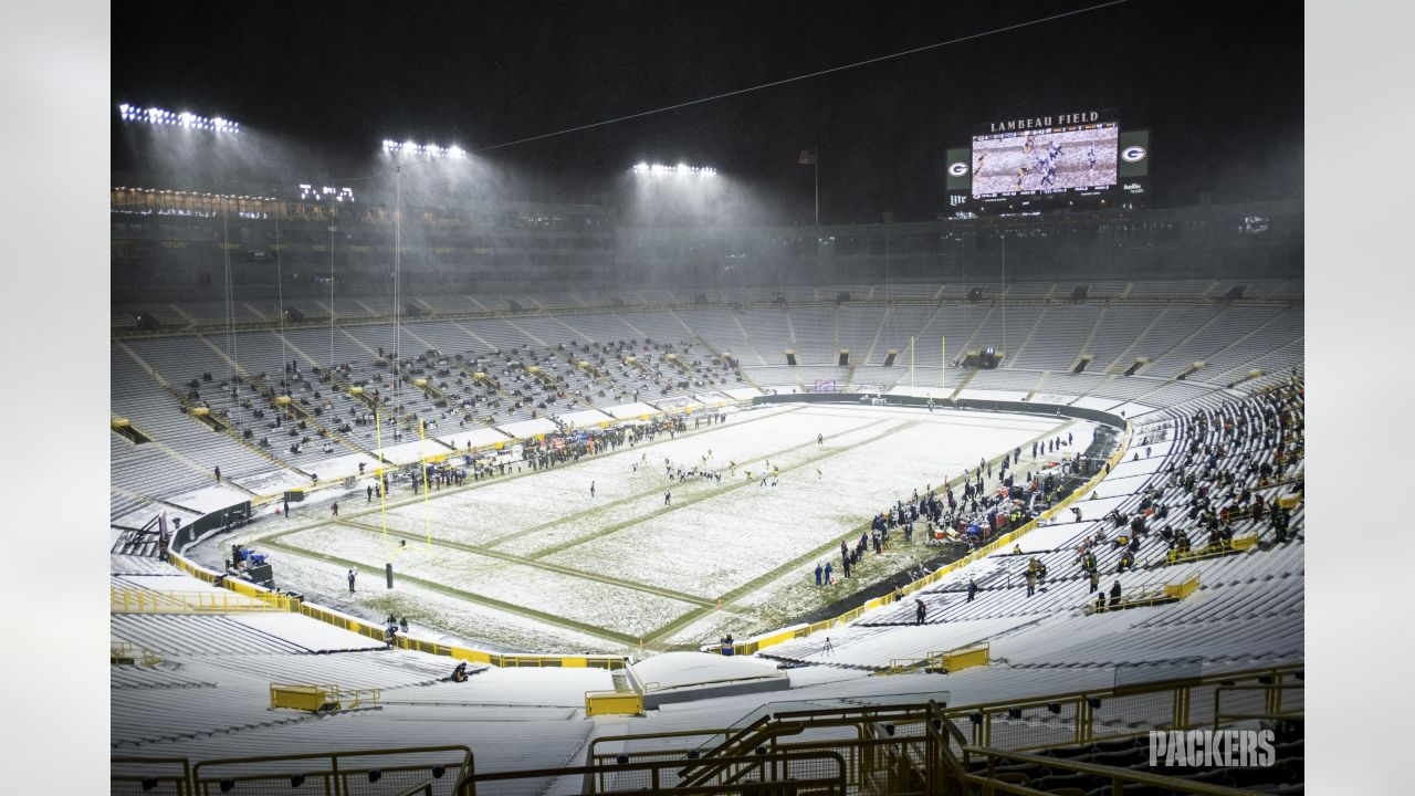 Photos: Green Bay Packers crush Tennessee Titans at snowy Lambeau Field –  thereporteronline