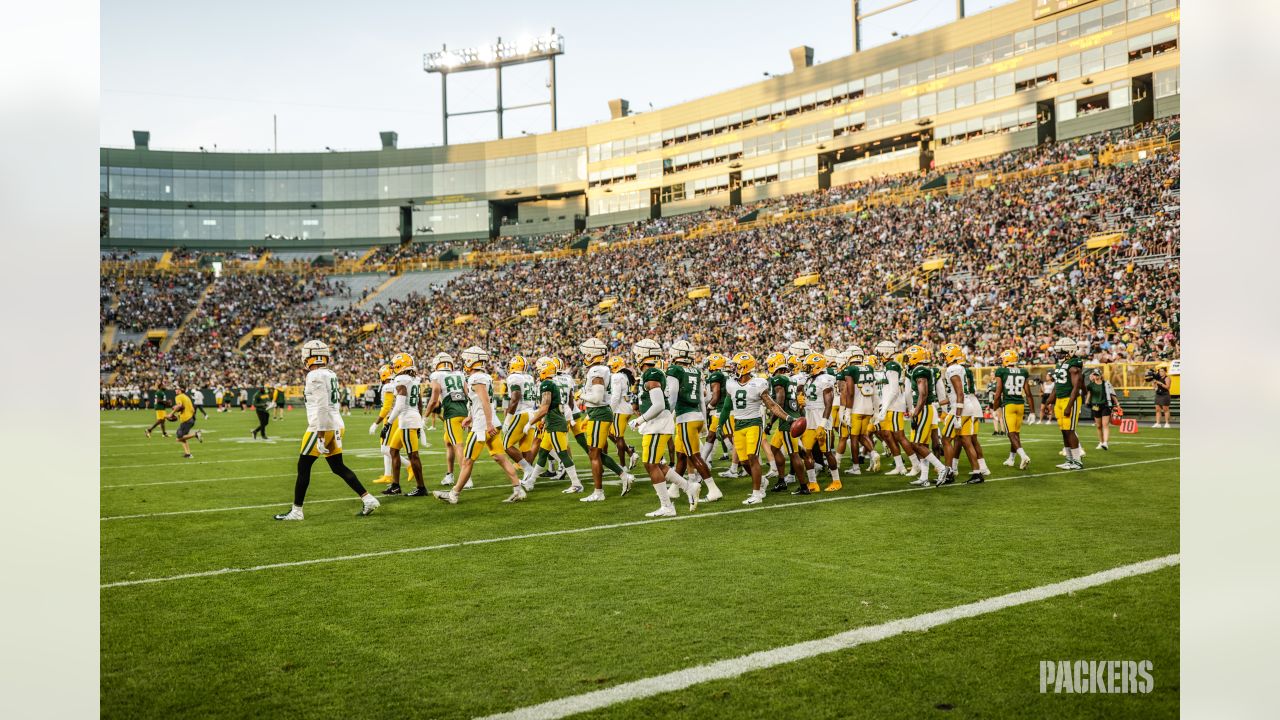 Photos: Packers Family Night shines under the lights at Lambeau Field