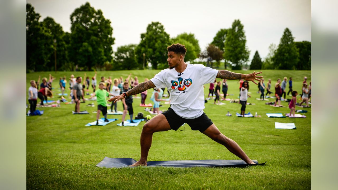 Yoga for Eagles Fans: Yoga on the Field