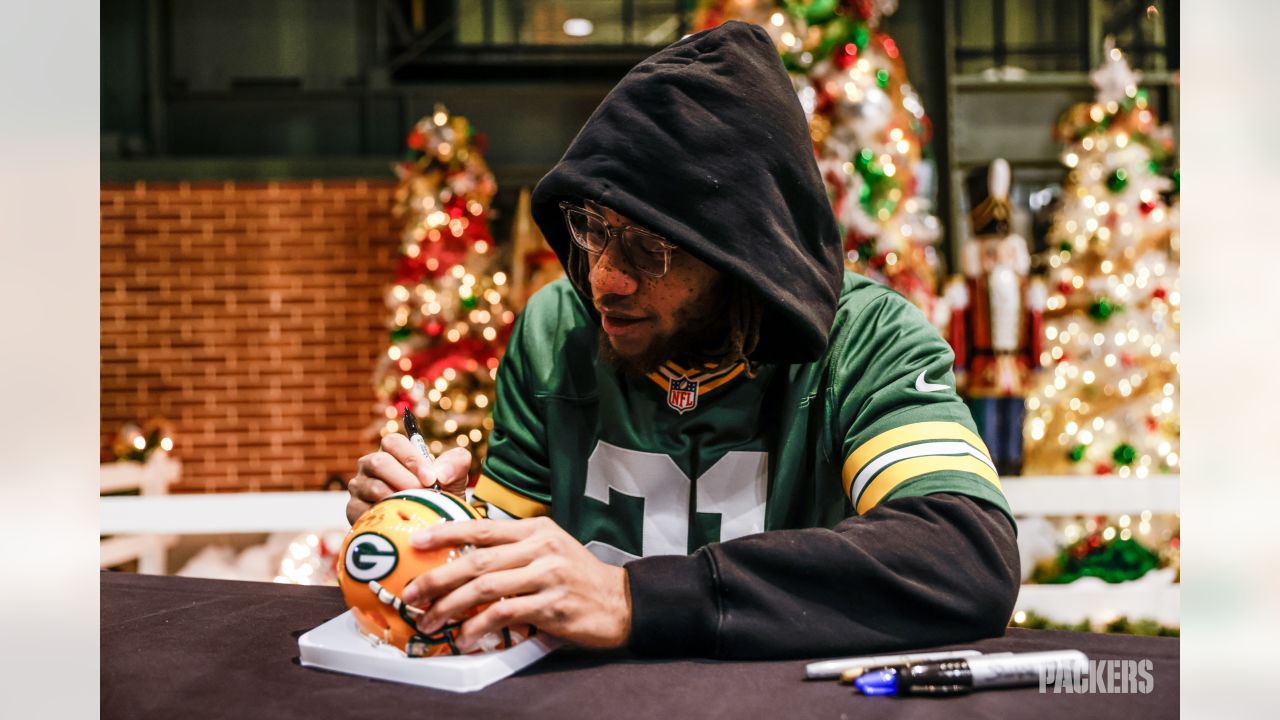 Photos: Eric Stokes, Jaire Alexander sign autographs for Salvation Army's  Red Kettle event