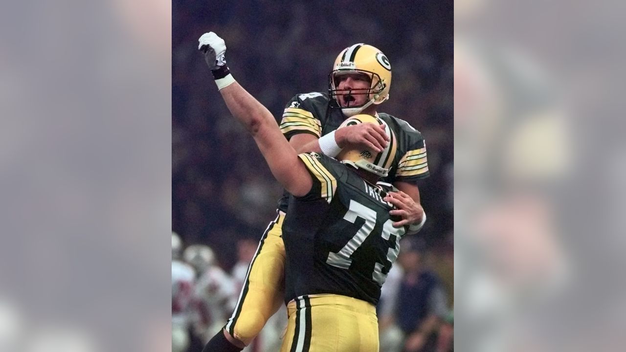 SB 31: Favre, Packers too much for Patriots 35-21