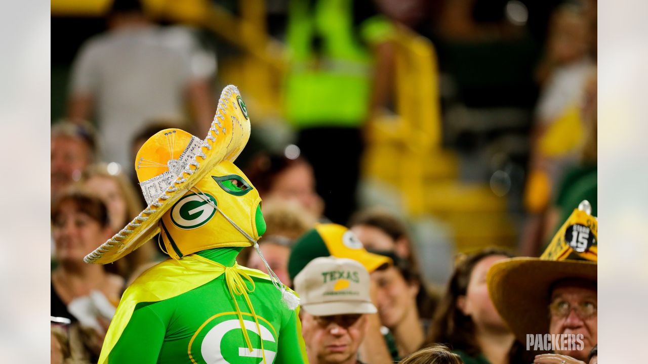 PHOTO: Packers fans have ridiculous Packers hats 