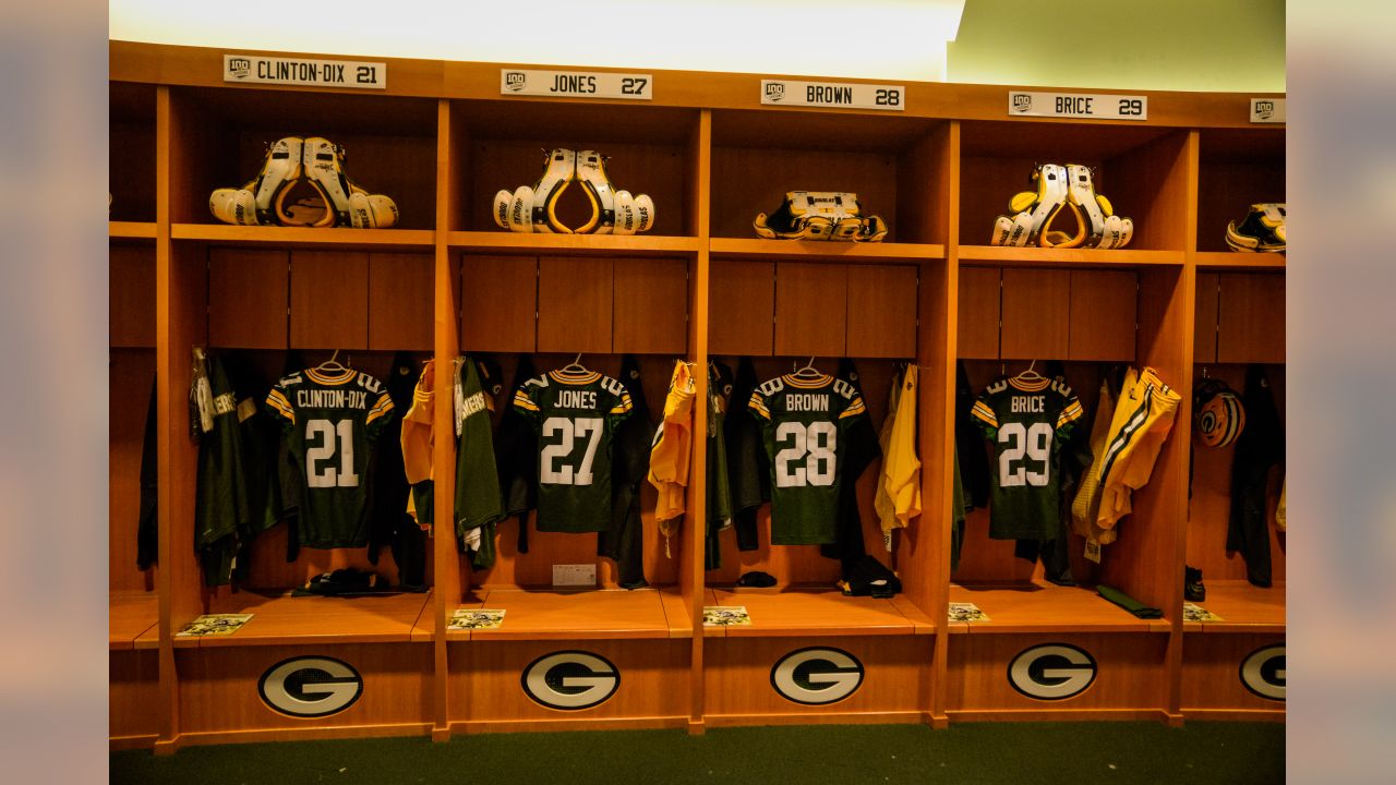 Behind-the-scenes photos of Packers locker room