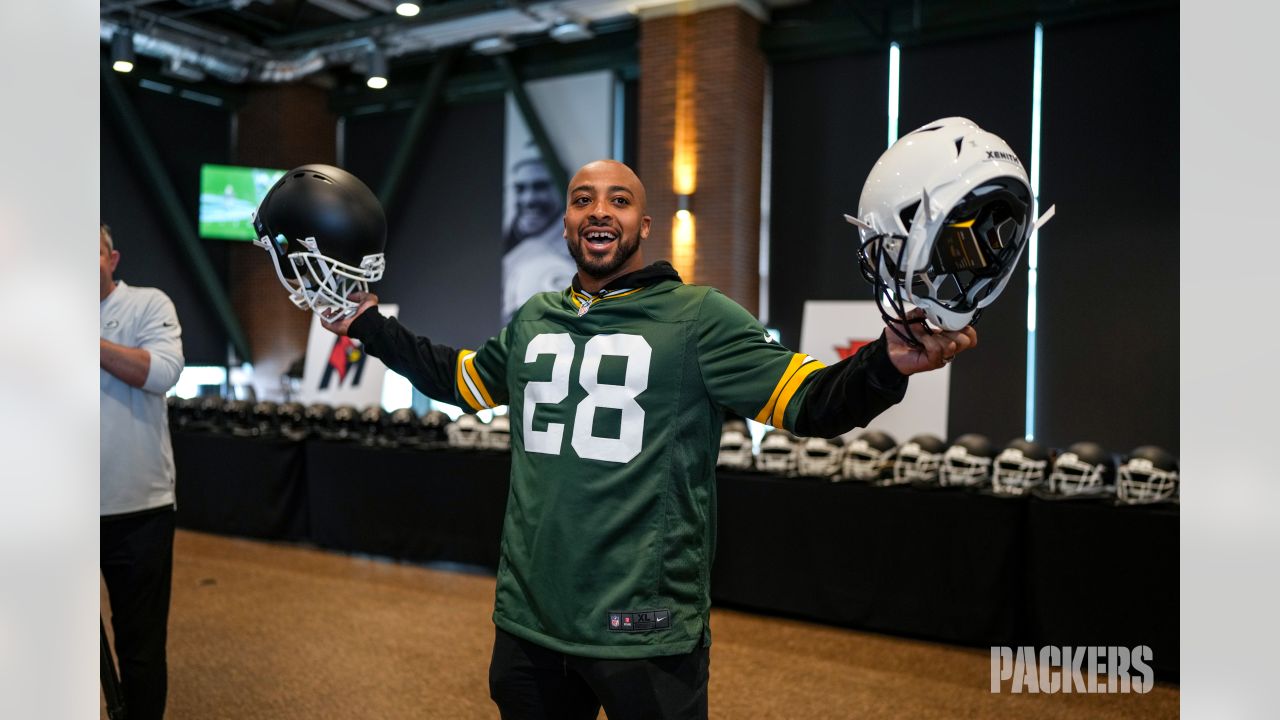 Packers, American Family Insurance donate new Xenith helmets to 10 high  school football teams In Wisconsin