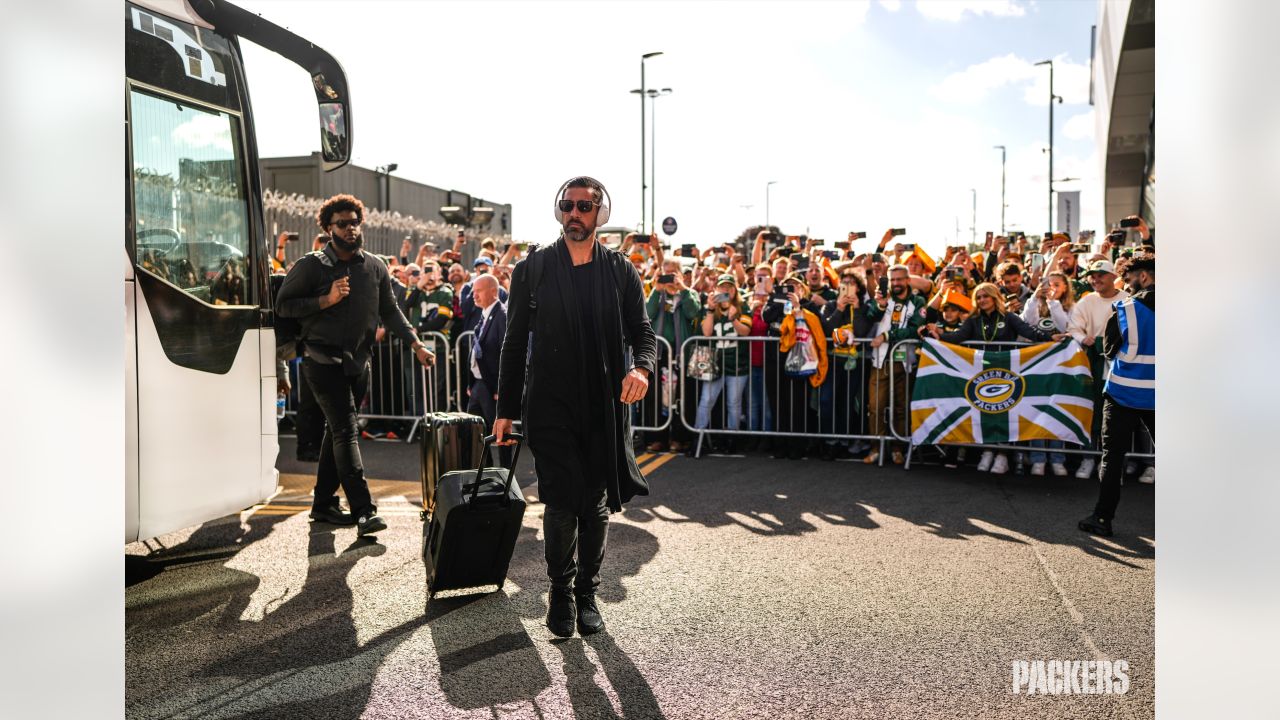 Arrival Photos: Packers walk into Tottenham Hotspur Stadium for Giants game  in London