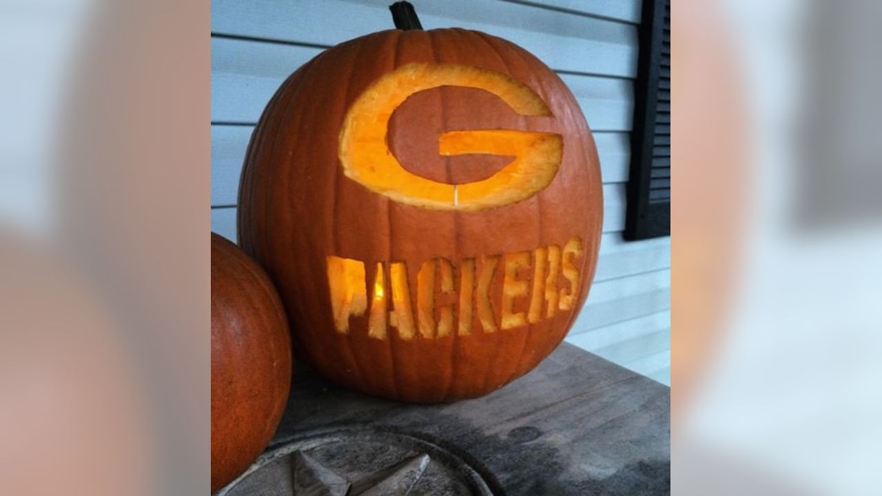 Packers fans get creative with pumpkins for Halloween