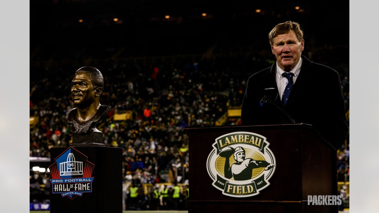 Ex-Packers star LeRoy Butler's name added to Lambeau façade Thursday